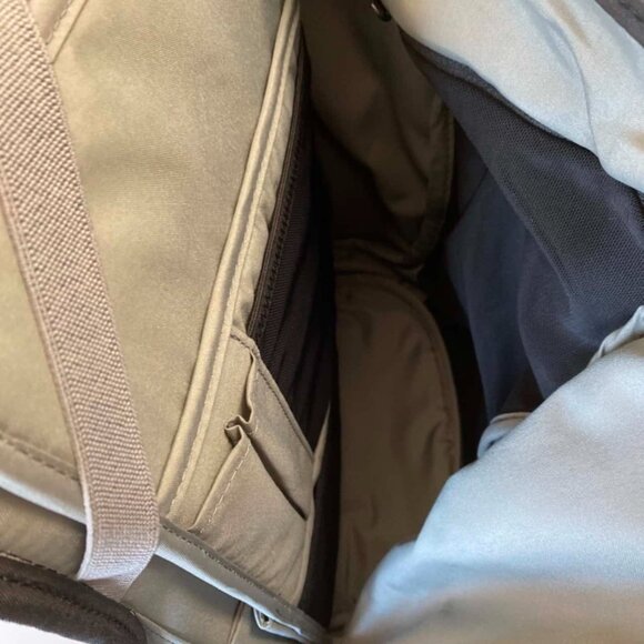 Koala Gear Ergonomic Black Backpack - Picture 6 of 7